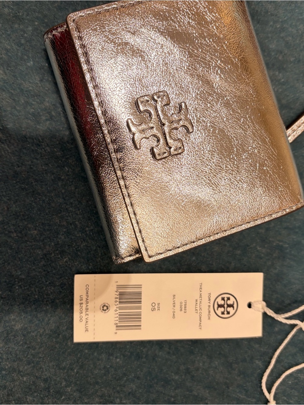 Tory Burch Metallic Silver Compact Wallet Thea new with tag(limited time sale)